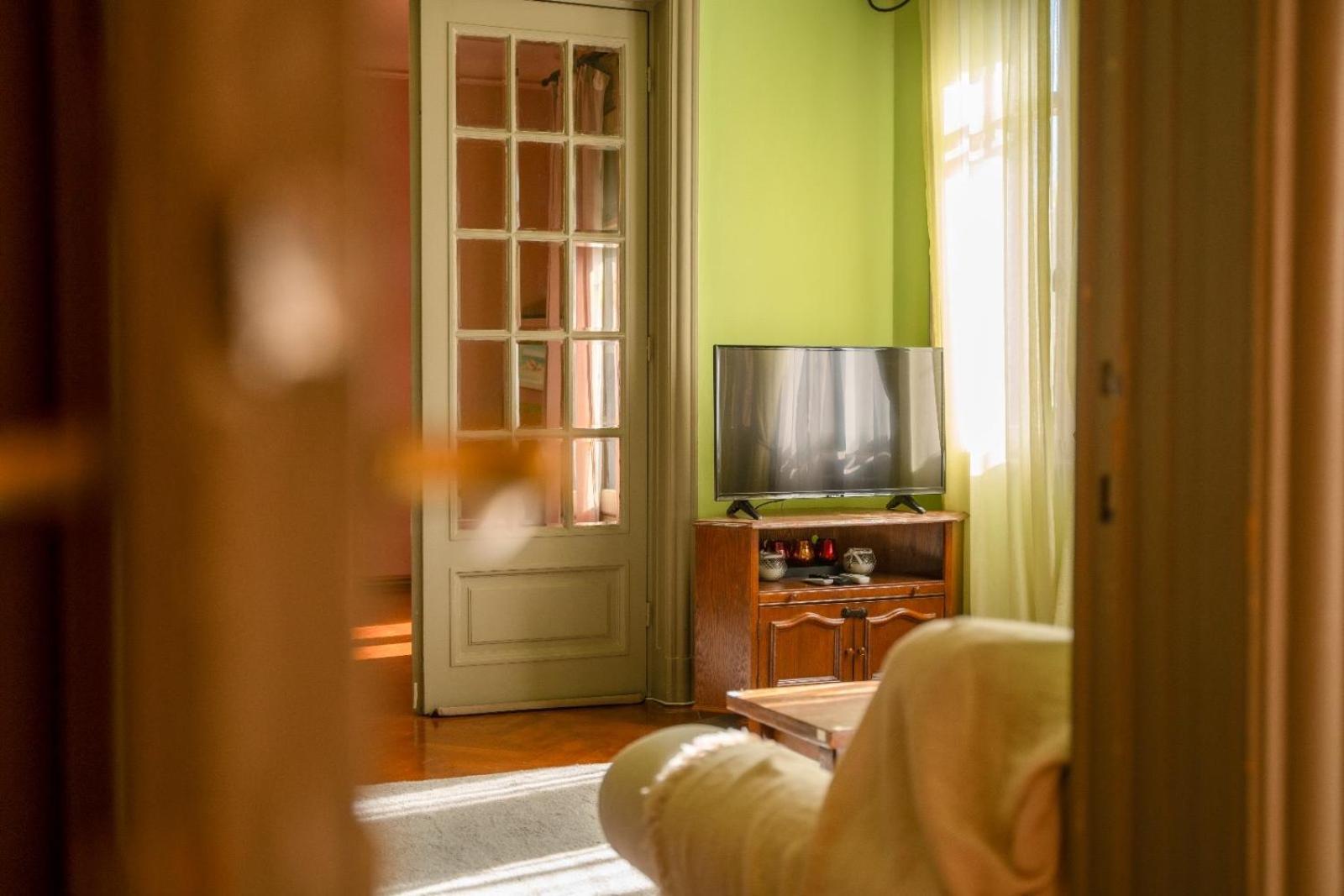 Charming Vintage Apartament Bucureşti