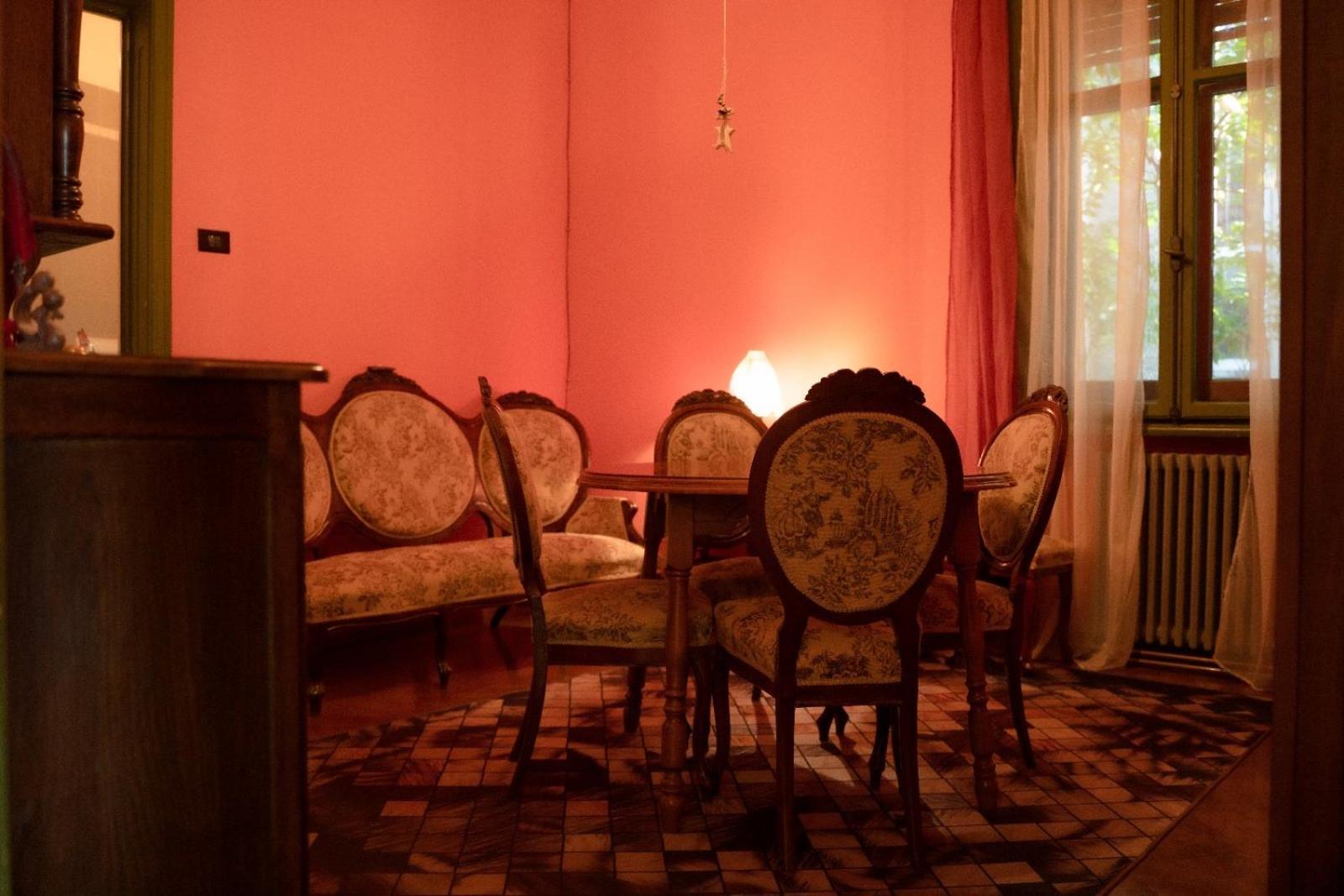 Charming Vintage Bucarest